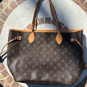 Louis Vuitton Neverfull Monogram canvas tote